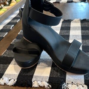 SHEIN Black Wedge Sandals